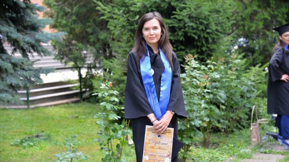 Inchirieri Robe Stefanesti / Toca si Esarfa absolvire in Stefanesti | Vanzari Robe Absolvire Stefanesti