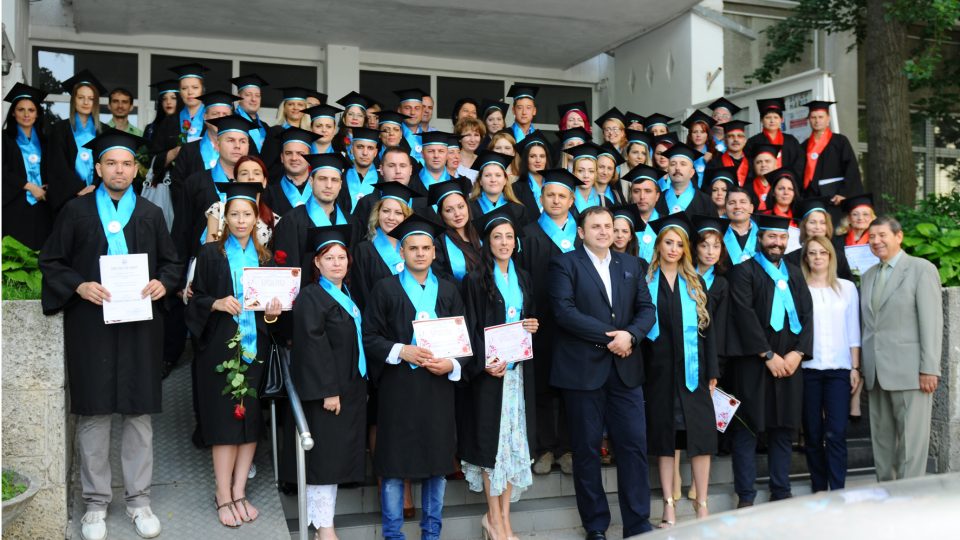 Inchirieri Robe Segarcea / Toca si Esarfa absolvire in Segarcea | Vanzari Robe Absolvire Segarcea
