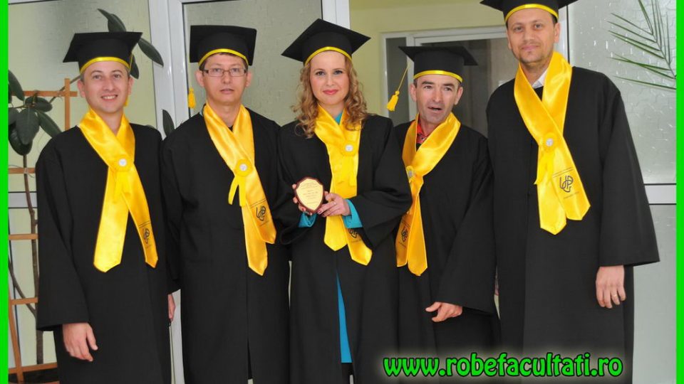 Inchirieri Robe Aninoasa / Toca si Esarfa absolvire in Aninoasa | Vanzari Robe Absolvire Aninoasa